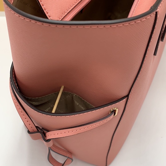 MICHAEL KORS GILLY LARGE DRAWSTRING TRAVEL TOTE PRIMROSE COLOR - Picture 8 of 15